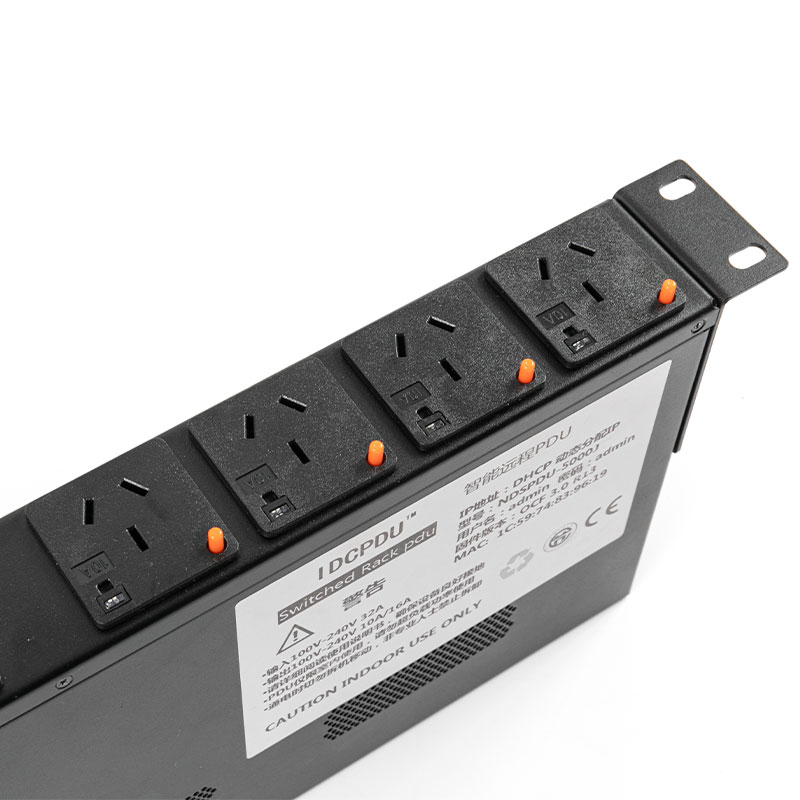 8-ulostulon vaakasuuntainen TCP/IP-anturin katkaisija eco Smart Rack Pdu 1U