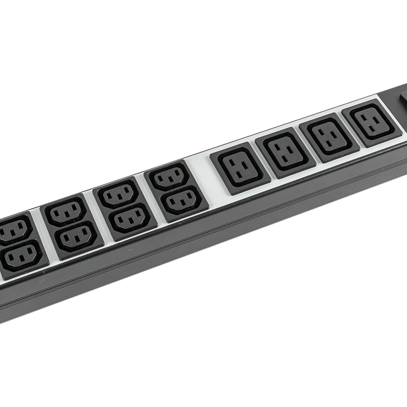 28-Outlet C13 C19 Pystysuuntainen SPD Breaker Switched Rack Pdu